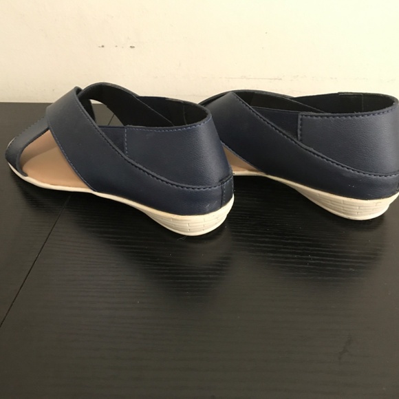 Sandals - Picture 2 of 3